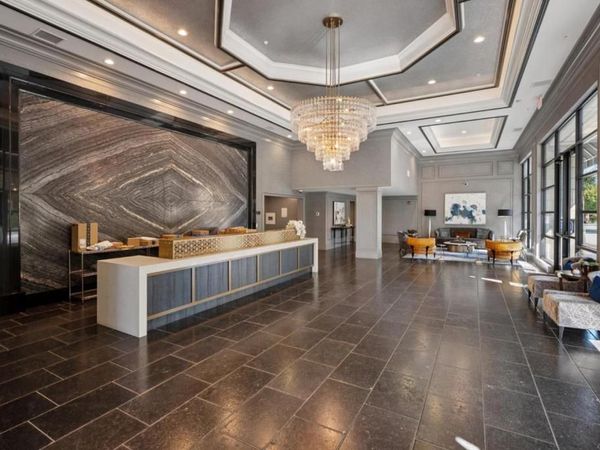 657 Walnut Street, Unit 423, San Carlos, CA 94070