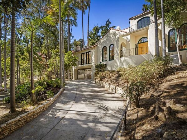2586 Aberdeen Avenue, Los Angeles, CA 90027
