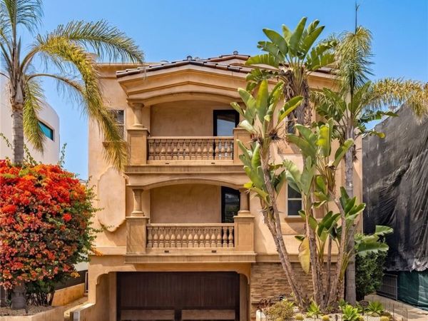 1105 Manhattan, Hermosa Beach, CA 90254