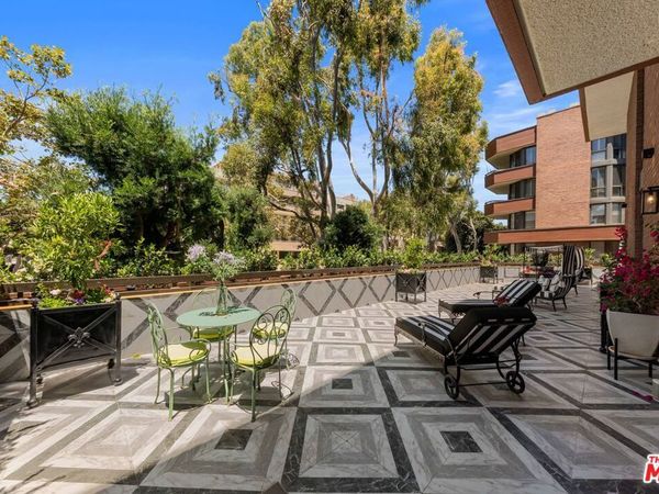 300 N Swall Drive, Unit 158, Beverly Hills, CA 90211