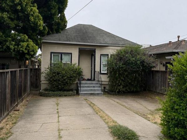 3227 Galindo St, Oakland, CA 94601