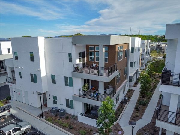 27227 Diamond Peak Lane, Unit 302, Valencia, CA 91381