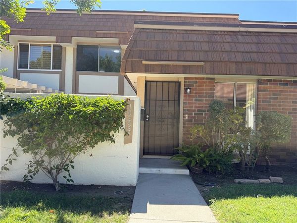 10425 Larwin Avenue, Chatsworth, CA 91311