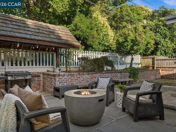 114 Combs Ln, Vallejo, CA 94590