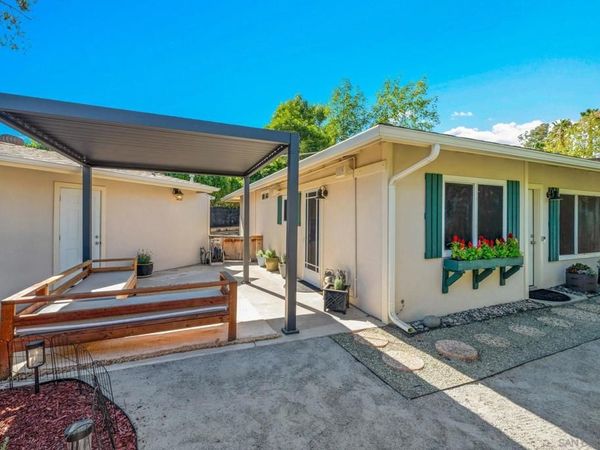 917 Chestnut St, Escondido, CA 92025