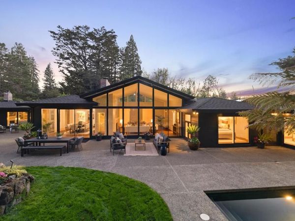 820 Eucalyptus Avenue, Hillsborough, CA 94010