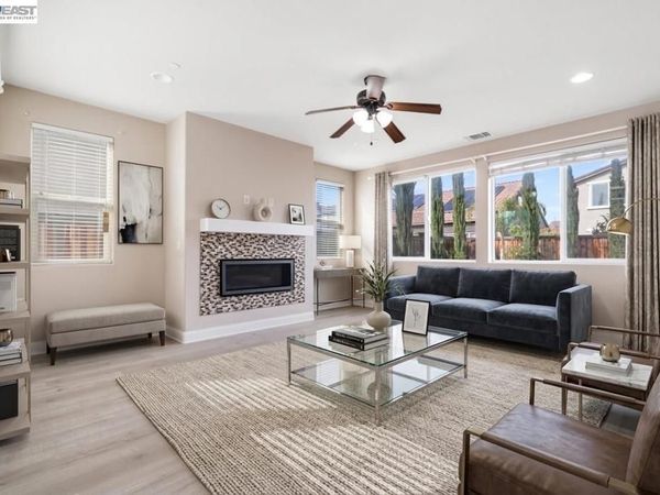 967 Dainty Ave, Brentwood, CA 94513