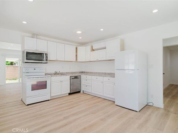13138 Corcoran, San Fernando, CA 91340