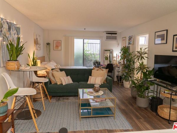 5418 Hermitage Avenue, Unit 103, Los Angeles, CA 91607