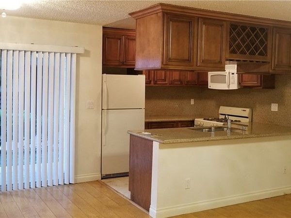 18530 Hatteras Street, Unit 102, Tarzana, CA 91356