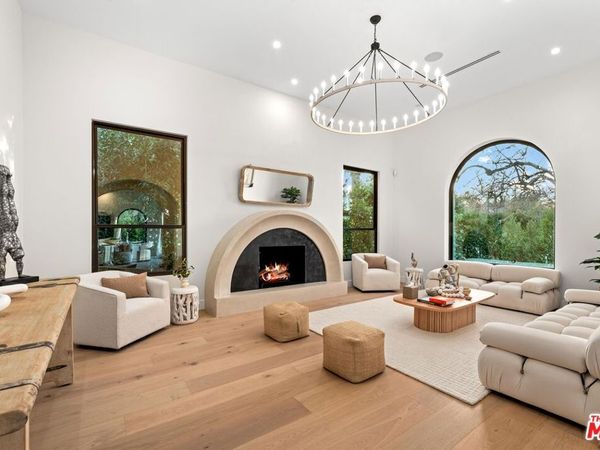 100 S La Jolla Avenue, Los Angeles, CA 90048