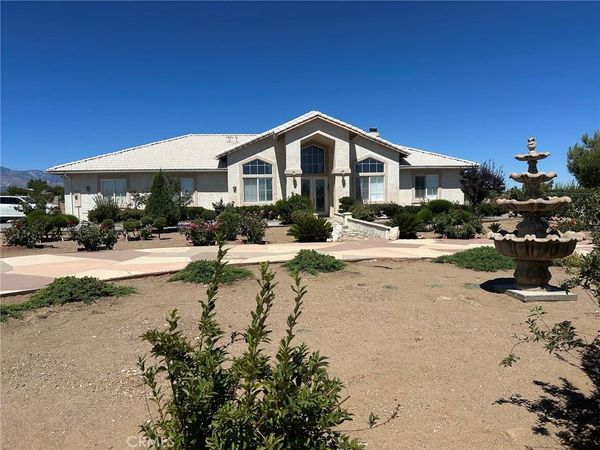 9408 La Cadena Avenue, Oak Hills, CA 92344