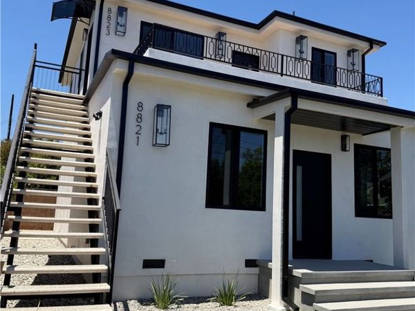 8823 Delco Ave, Winnetka, CA 91306