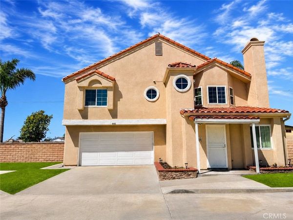 8462 Heil Avenue, Huntington Beach, CA 92647