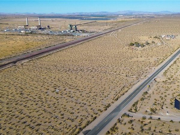 6 National Trails Highway, Yermo, CA 92398