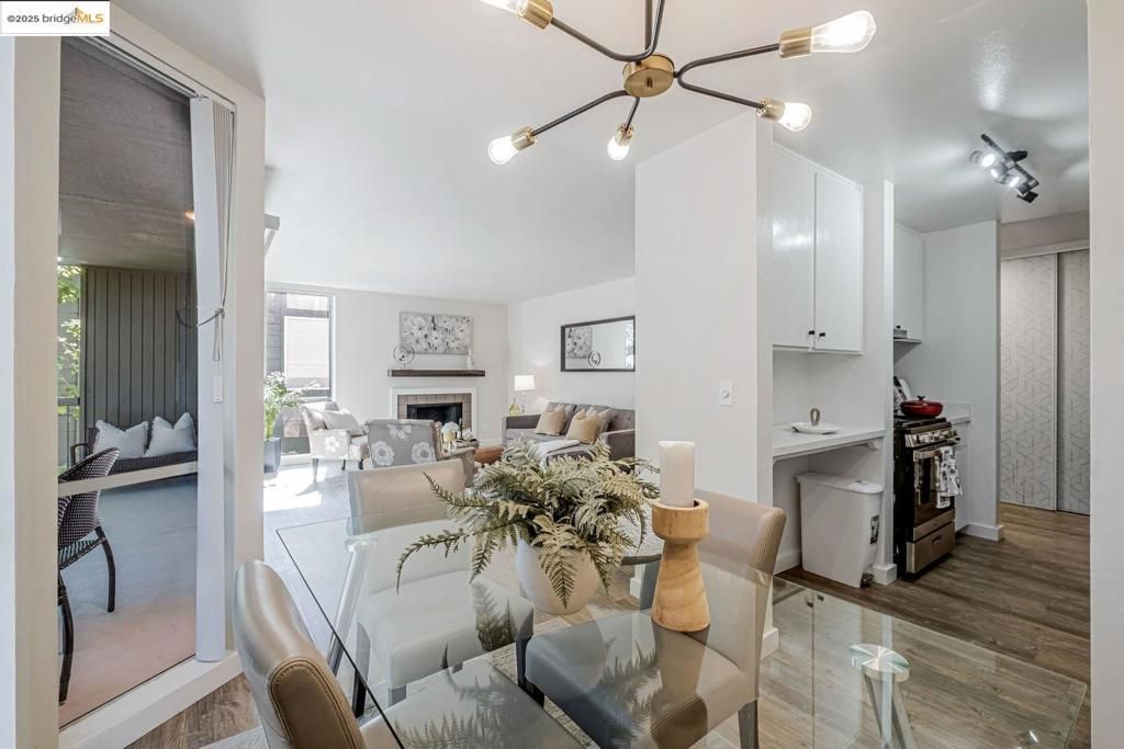 2700 Le Conte Ave, Unit 301, Berkeley, CA 94709 Main Photo