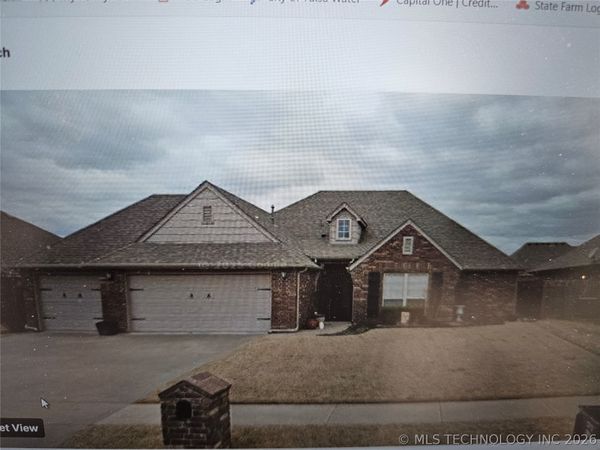 9216 N 144th East Avenue , Owasso, OK 74055