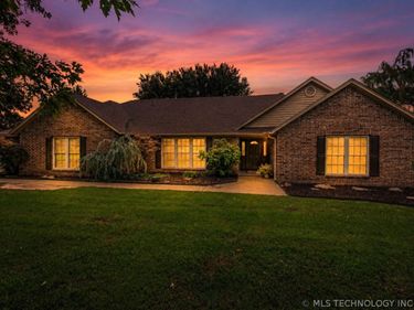 11800 Stonehedge Drive, Claremore, OK 74017