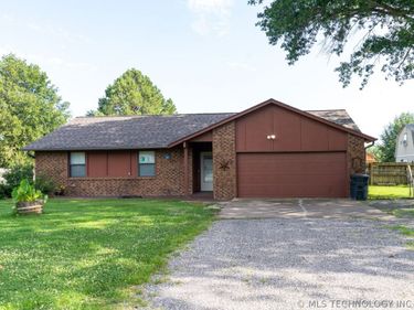 9202 E Misty Drive, Claremore, OK 74019
