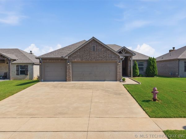 26795 E 143rd Street S, Coweta, OK 74429
