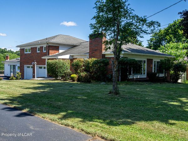 361 Upper Demunds Road, Dallas, PA 18612