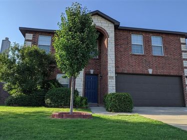 4525 Mountain Oak Street, Fort Worth, TX 76244