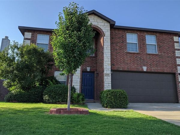4525 Mountain Oak Street, Fort Worth, TX 76244