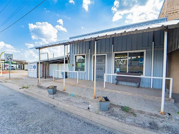 105 S US Highway 183 , Woodson, TX 76491