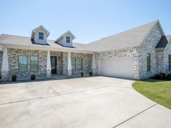 1305 Carnoustie Drive, Ennis, TX 75119