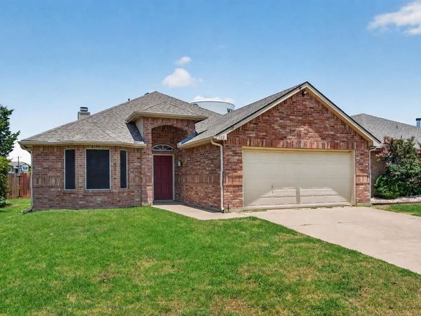 103 Post Oak Drive, Waxahachie, TX 75165