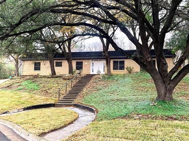 605 Blue Lake Drive, Fort Worth, TX 76103