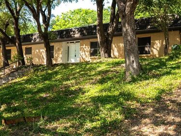 605 Blue Lake Drive, Fort Worth, TX 76103