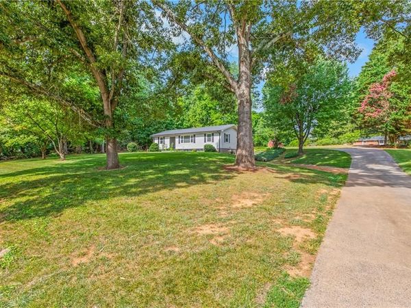 1132 Kennedy Street, Yadkinville, NC 27055