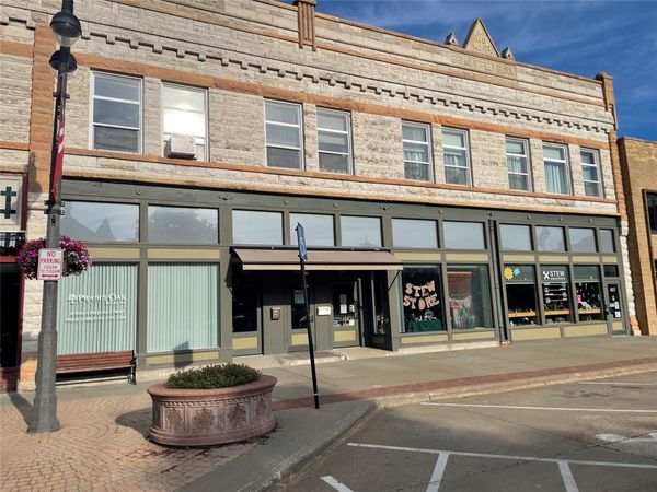 925 Broad Street, Grinnell, IA 50112