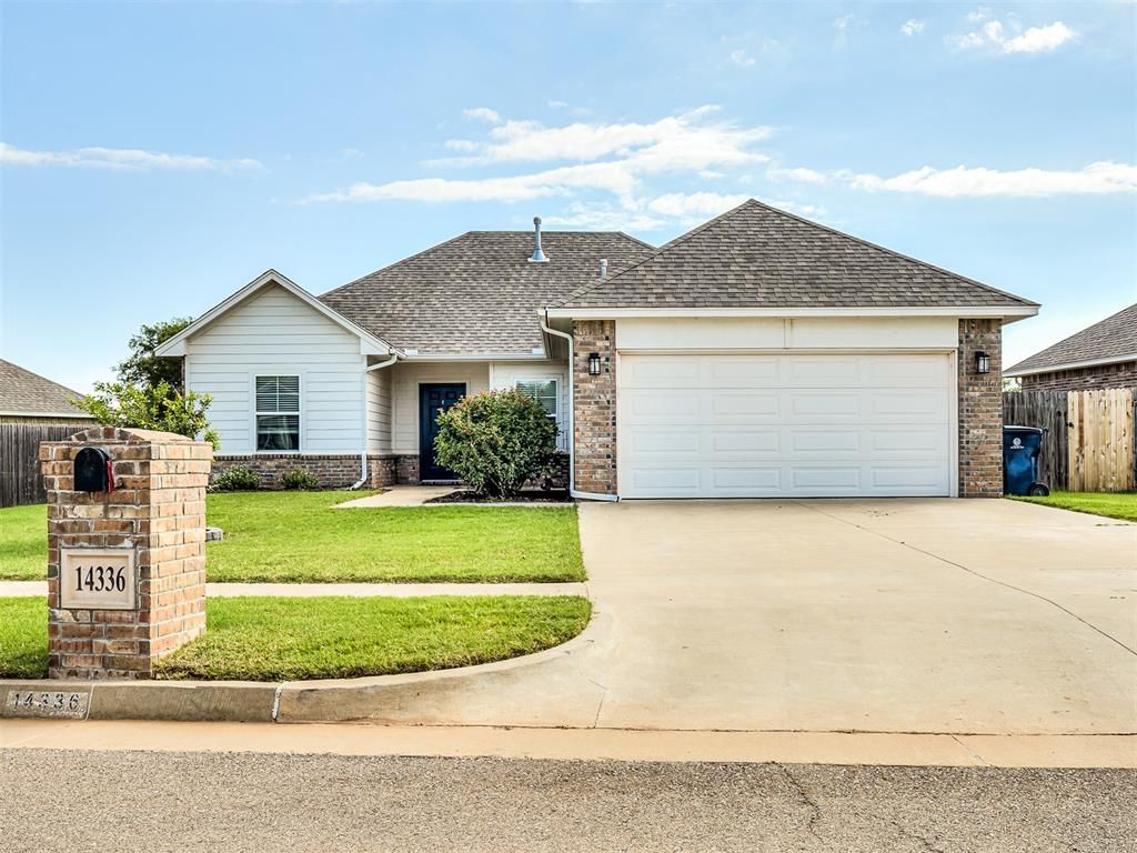 14336 Peach Tree Drive, Yukon, OK 73099 Main Photo