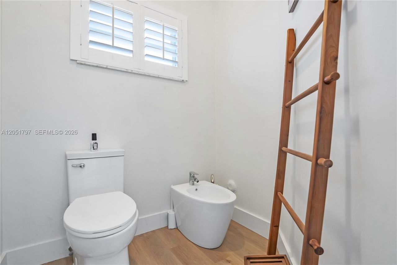 8265 SW 176th Ter, Palmetto Bay, FL 33157 Photo