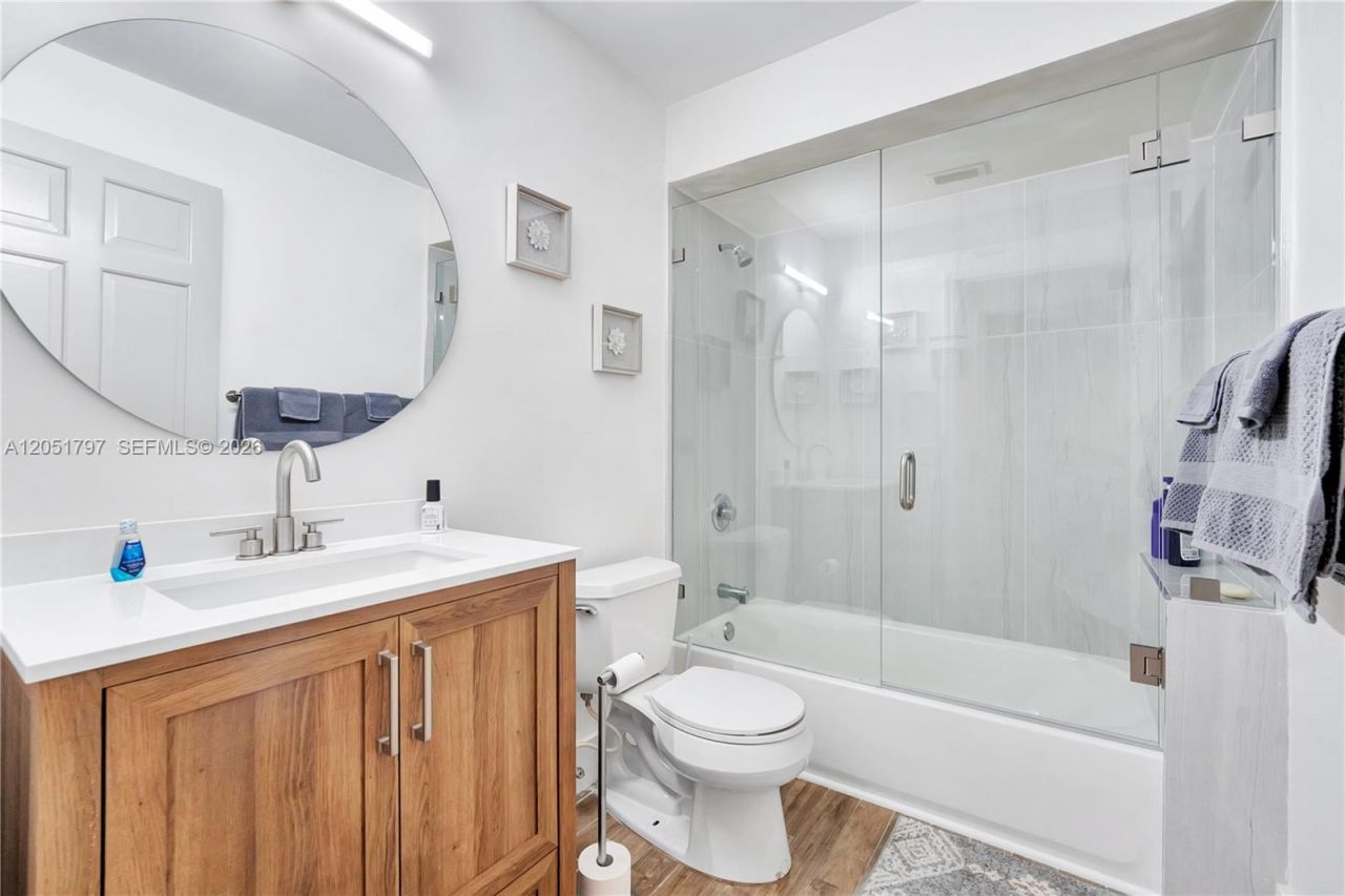 8265 SW 176th Ter, Palmetto Bay, FL 33157 Photo