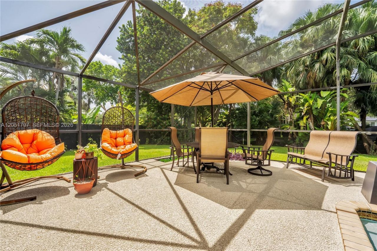 8265 SW 176th Ter, Palmetto Bay, FL 33157 Photo
