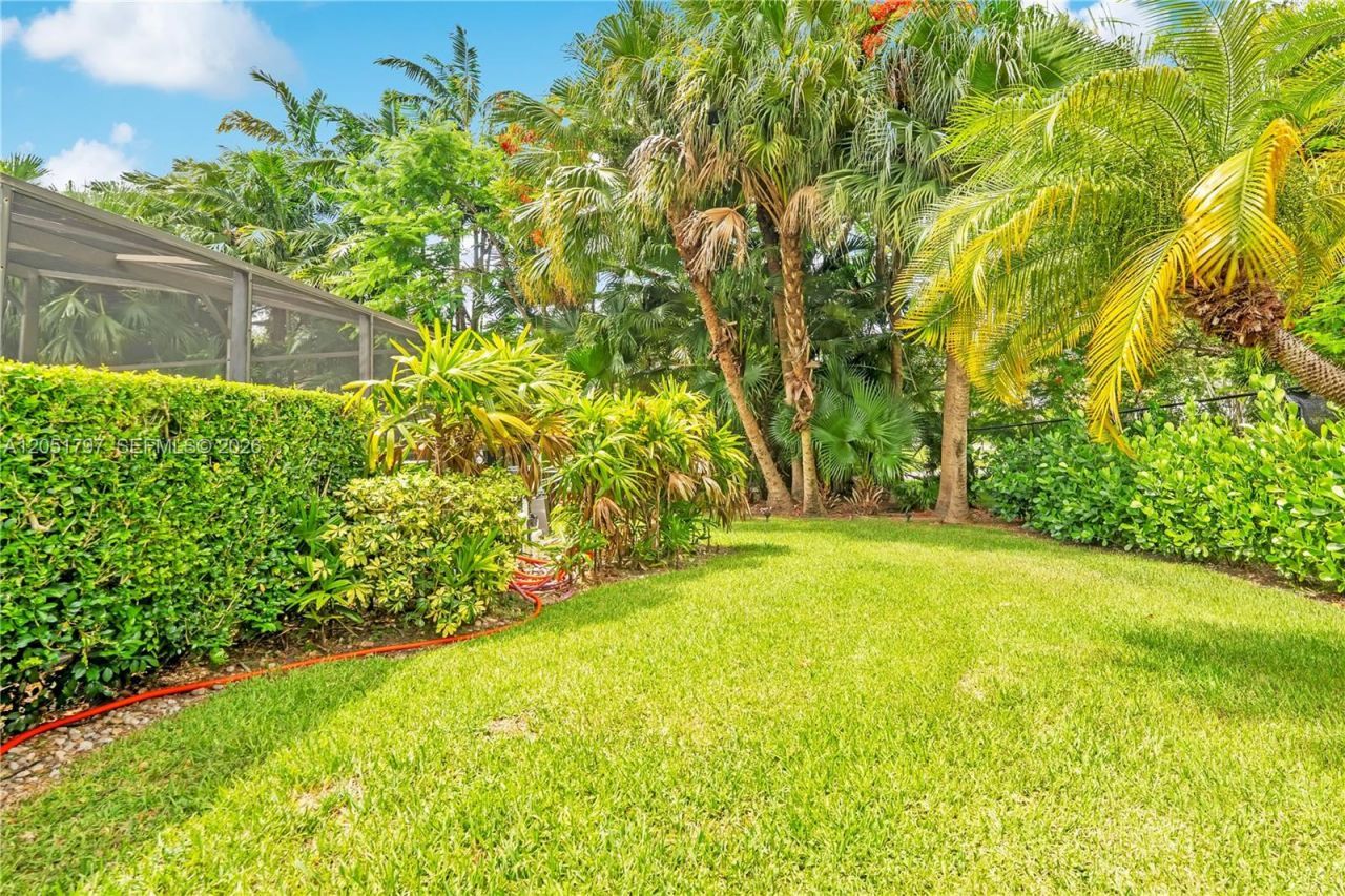 8265 SW 176th Ter, Palmetto Bay, FL 33157 Photo