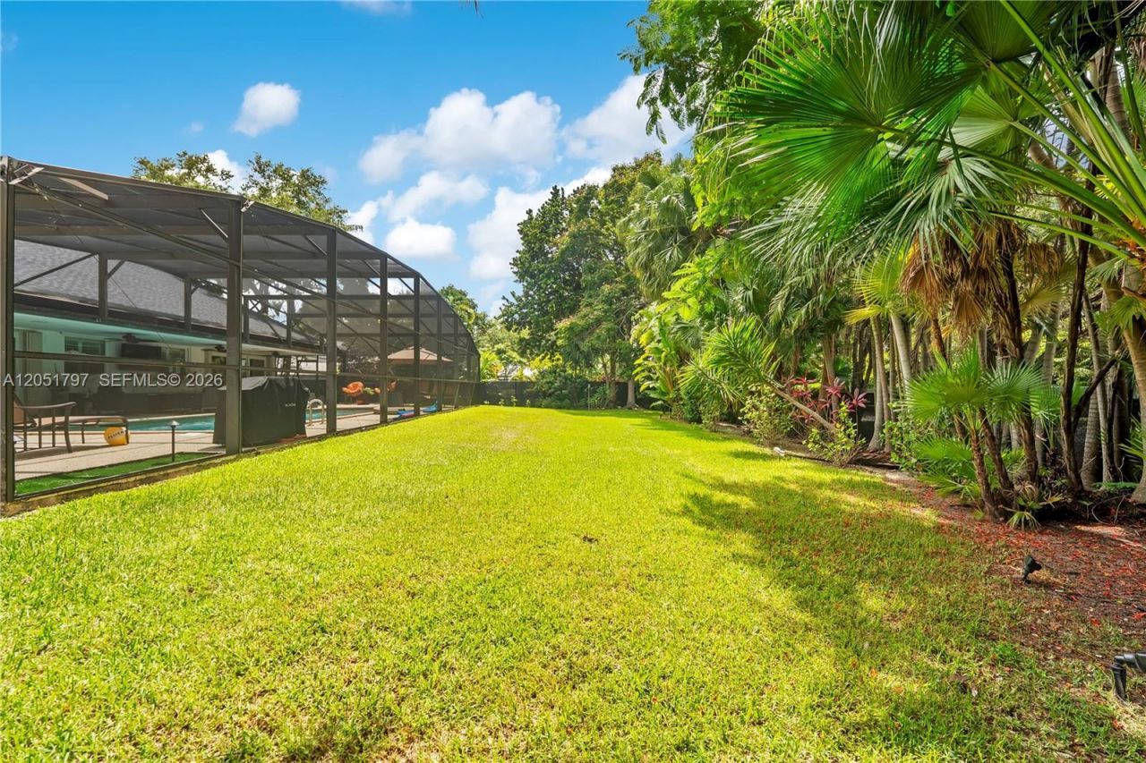 8265 SW 176th Ter, Palmetto Bay, FL 33157 Photo