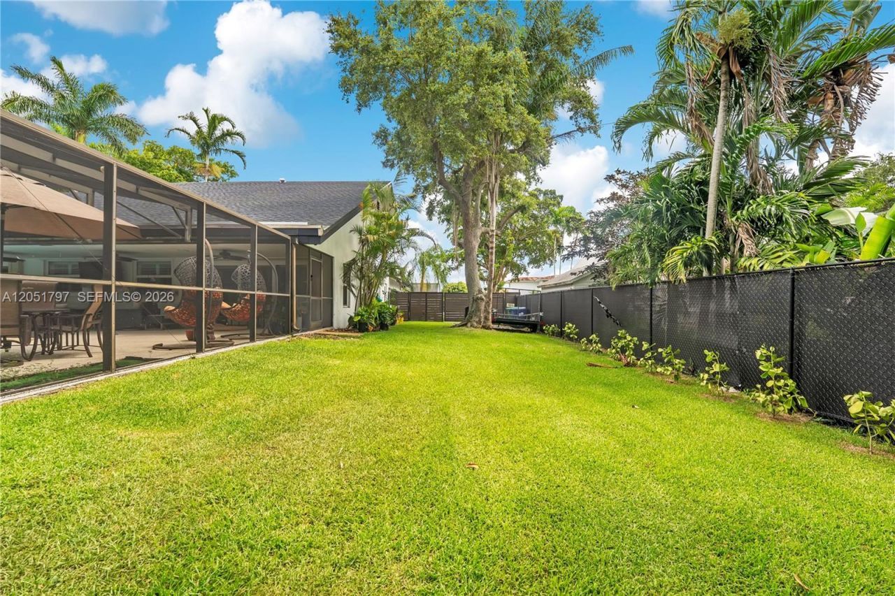 8265 SW 176th Ter, Palmetto Bay, FL 33157 Photo
