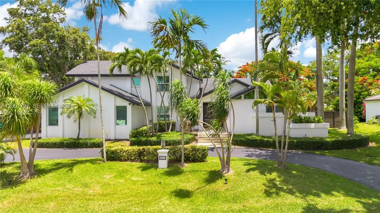 8265 SW 176th Ter, Palmetto Bay, FL 33157 Photo