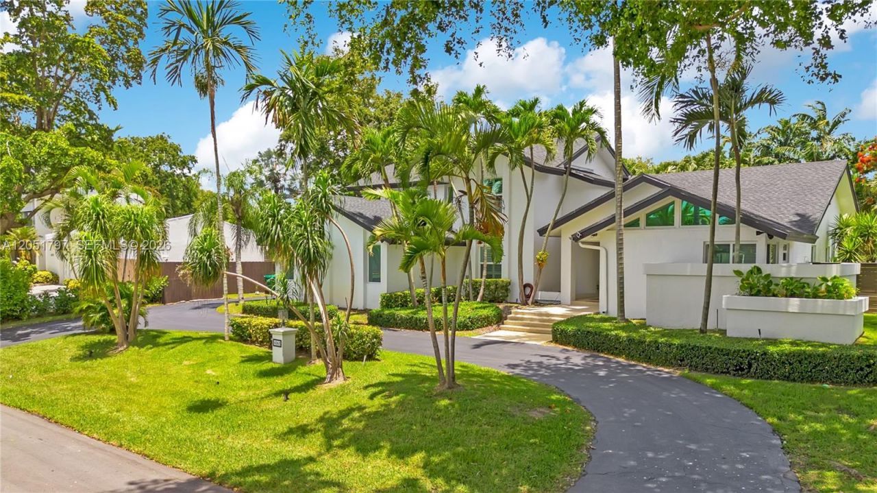 8265 SW 176th Ter, Palmetto Bay, FL 33157 Photo