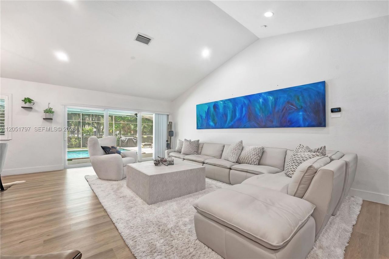 8265 SW 176th Ter, Palmetto Bay, FL 33157 Photo