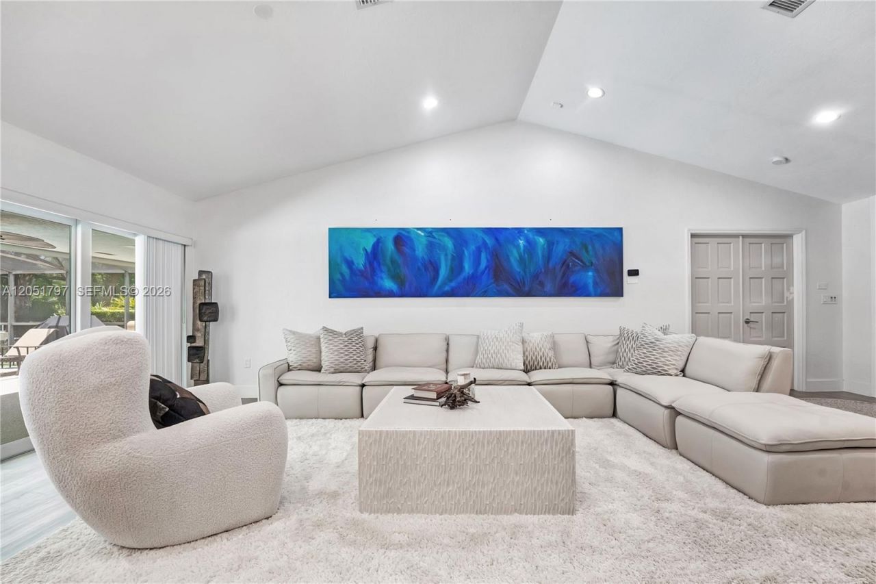 8265 SW 176th Ter, Palmetto Bay, FL 33157 Photo