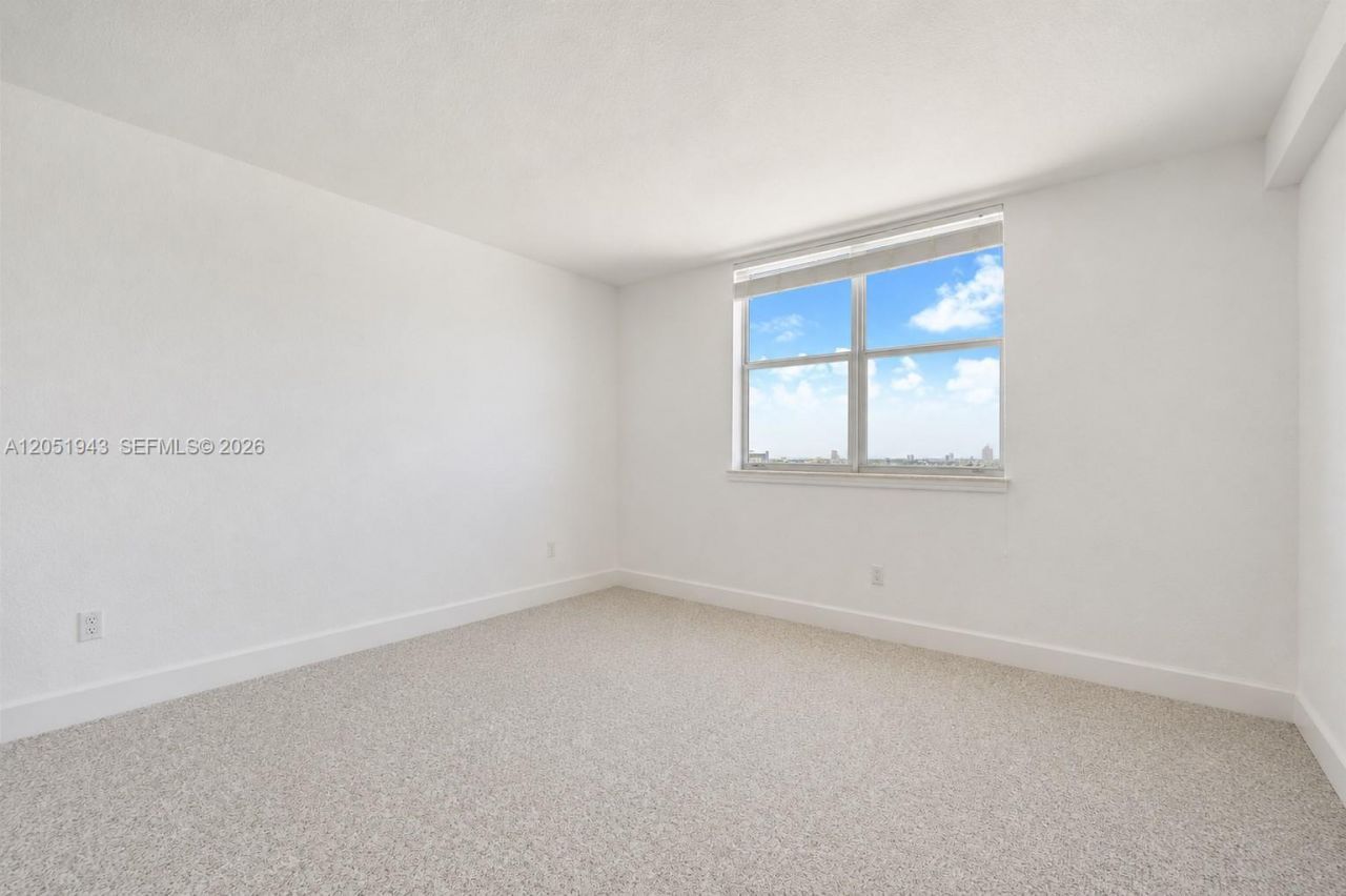 401 69th St, Unit 1411, Miami Beach, FL 33141 Photo