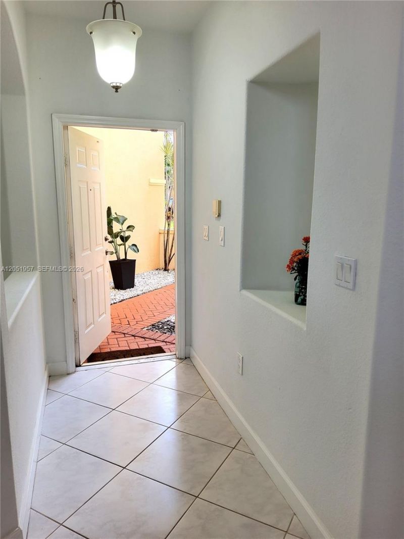 11252 NW 54th Ter , Doral, FL 33178 Photo