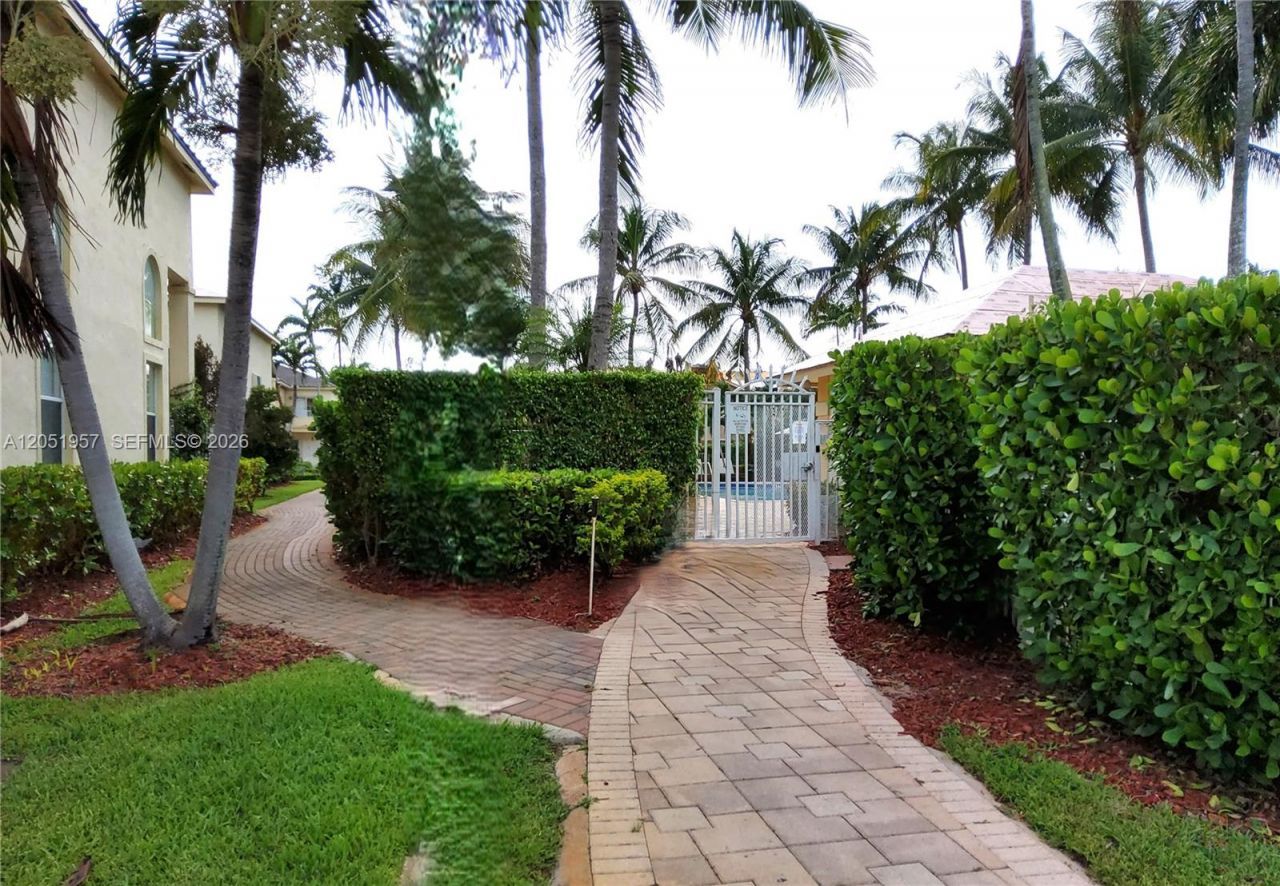 11252 NW 54th Ter , Doral, FL 33178 Photo