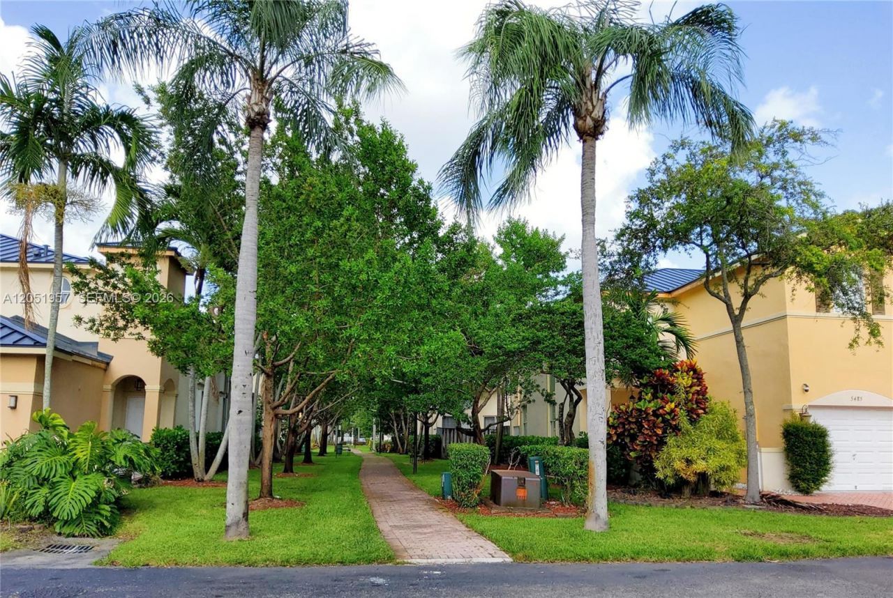 11252 NW 54th Ter , Doral, FL 33178 Photo