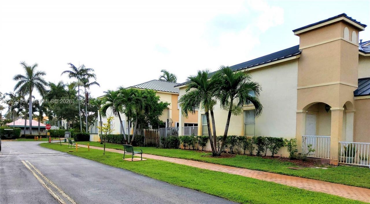 11252 NW 54th Ter , Doral, FL 33178 Photo